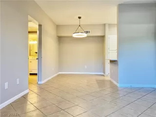 Photo #5: 2591430 Listing 