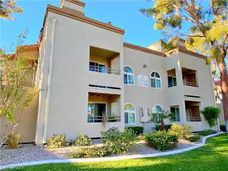 Photo #1: 2591431 Listing