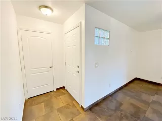 Photo #4: 2591431 Listing