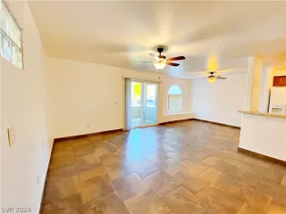 Photo #5: 2591431 Listing