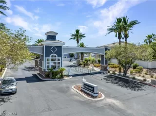 Photo #1: 2591441 Listing 