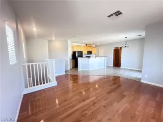 Photo #2: 2591445 Listing 