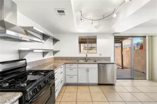 Photo #4: 2591446 Listing 