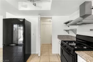 Photo #5: 2591446 Listing 