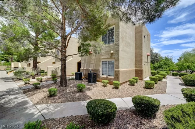 MLS: 2591464 Condo For Sale