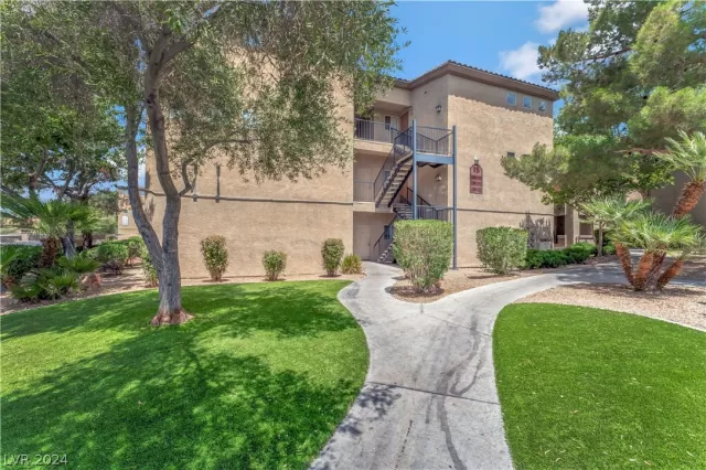 MLS: 2591470 Condo For Sale