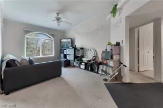 Photo #6: 2591470 Listing