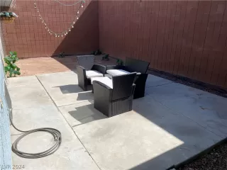 Photo #2: 2591492 Listing