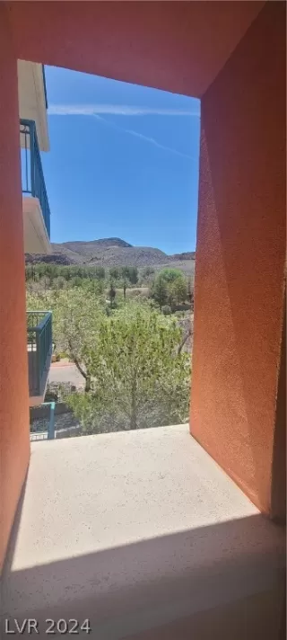 Photo #3: 2591497 Listing