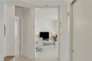 Photo #2: 2591507 Listing 