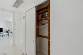 Photo #3: 2591507 Listing 