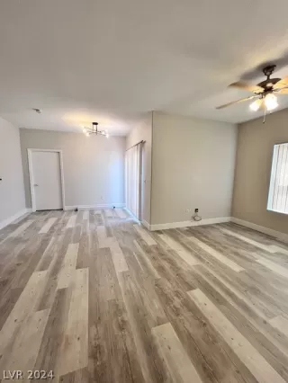 Photo #3: 2591510 Listing