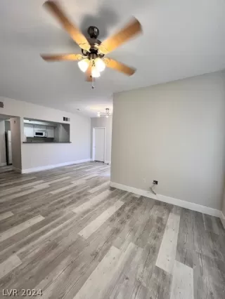 Photo #4: 2591510 Listing