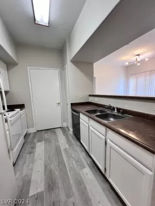 Photo #6: 2591510 Listing