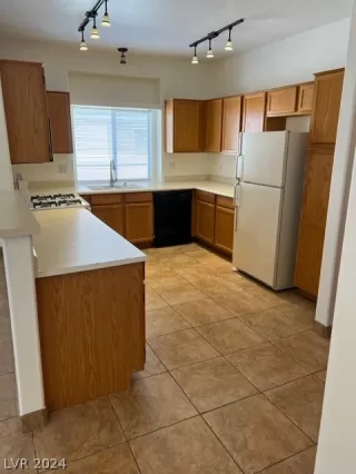 Photo #3: 2591530 Listing 