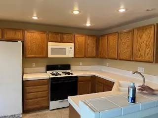 Photo #1: 2591531 Listing 