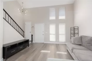 Photo #1: 2591536 Listing 