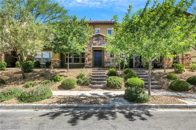 MLS: 2591538 Condo For Sale