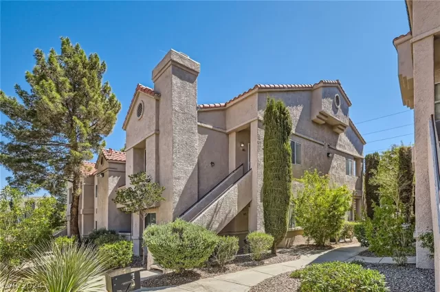 MLS: 2591542 Condo For Sale