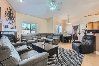 Photo #1: 2591542 Listing