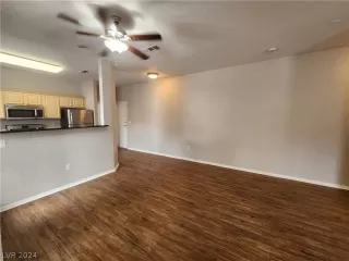 Photo #2: 2591545 Listing