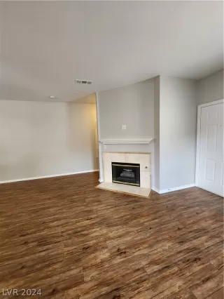 Photo #3: 2591545 Listing