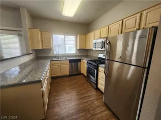 Photo #6: 2591545 Listing