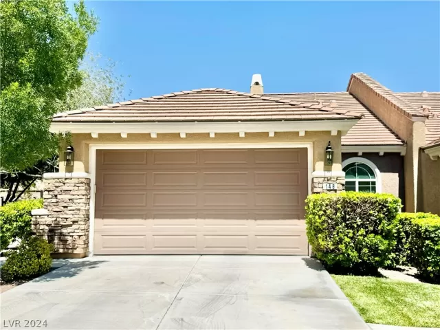 MLS: 2591554 Condo For Sale