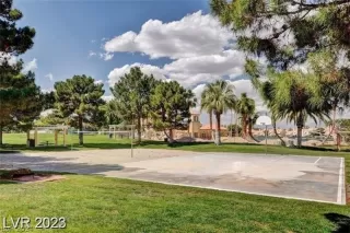 Photo #1: 2591572 Listing