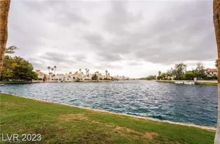 Photo #4: 2591572 Listing