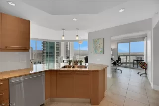 Photo #6: 2591576 Listing