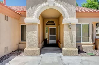 Photo #2: 2591583 Listing