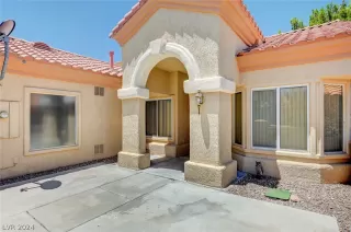 Photo #3: 2591583 Listing