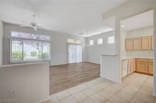 Photo #4: 2591583 Listing