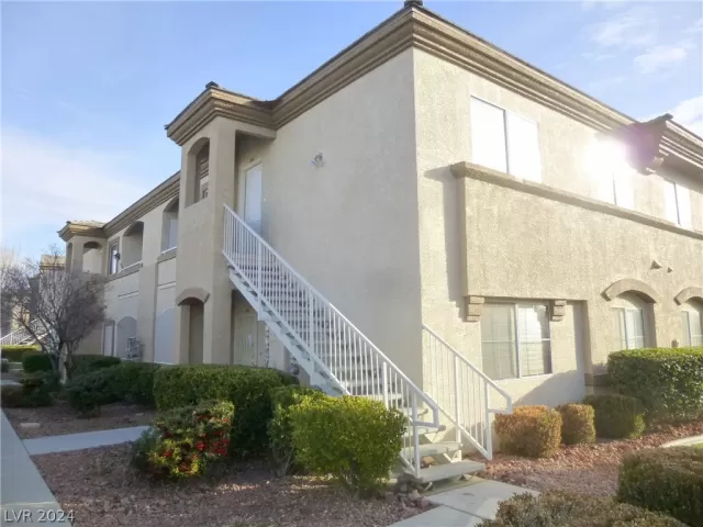 MLS: 2591590 Condo For Sale