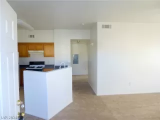 Photo #1: 2591590 Listing 