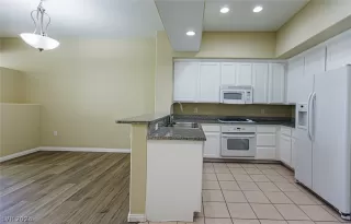 Photo #3: 2591598 Listing 