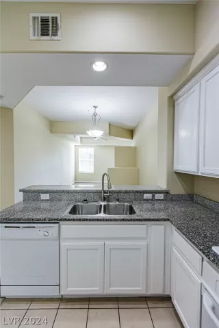 Photo #6: 2591598 Listing 