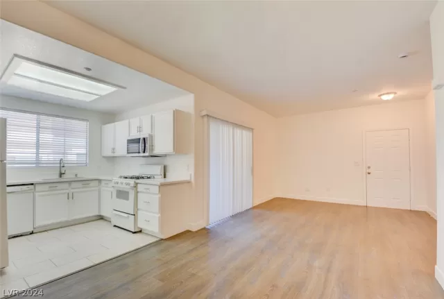 MLS: 2591606 Condo For Sale