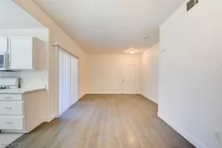 Photo #3: 2591606 Listing 