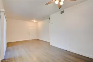 Photo #4: 2591606 Listing 