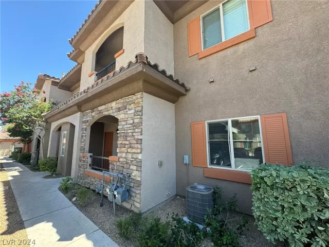 MLS: 2591616 Condo For Sale