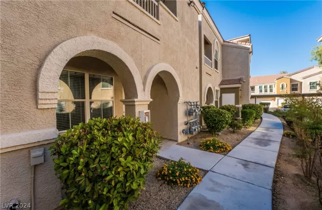 MLS: 2591631 Condo For Sale