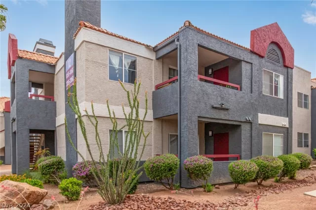 MLS: 2591636 Condo For Sale