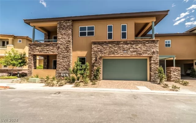 MLS: 2591650 Condo For Sale