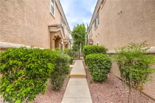 Photo #3: 2591655 Listing