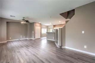 Photo #6: 2591655 Listing