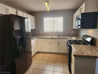 Photo #4: 2591682 Listing 