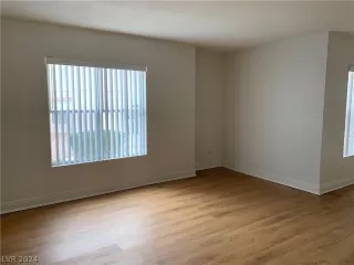 Photo #2: 2591685 Listing 