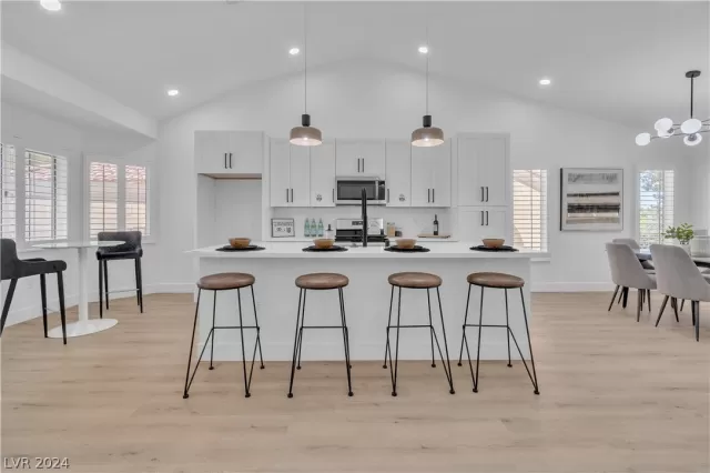 MLS: 2591712 Condo For Sale